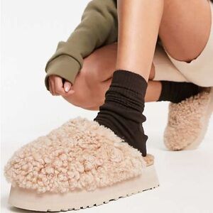 Ugg Maxi Curly Platform Shoe